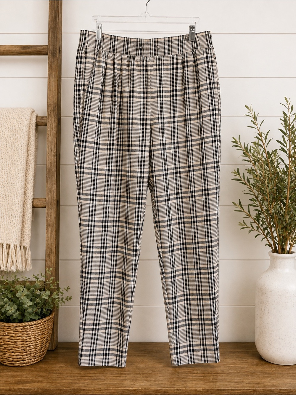Cato Plaid Ankle Pants Size L Black Beige 34 Waist 27.5 Inseam